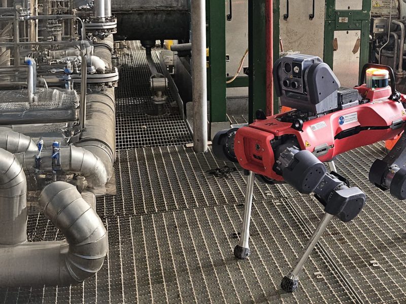 The automatic robot Anymal, developed by the Swiss company Anybotics, a world leader in robotics, is trained using machine learning based on the principles of artificial intelligence.